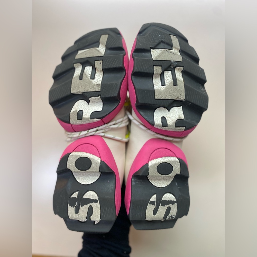Sorel | Size 7.5 Kinetic Impact Sneaker in Cactus Pink/Natural - Picture 7 of 8